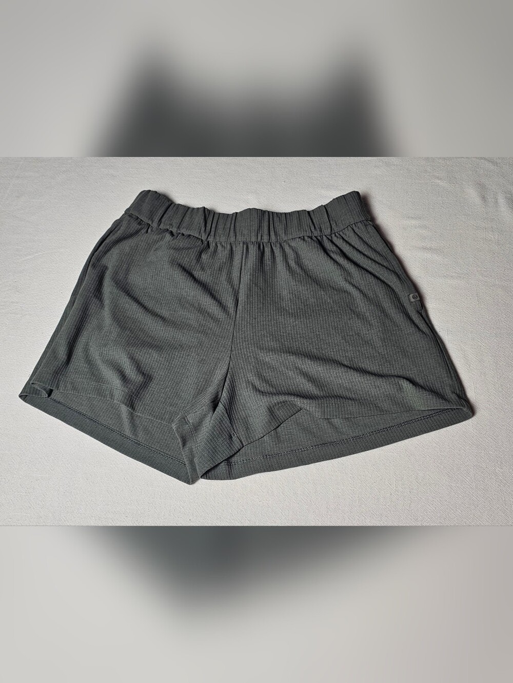 CRZ YOGA Comfy Ribbed Sweat Shorts Womens Size 12 Army Green